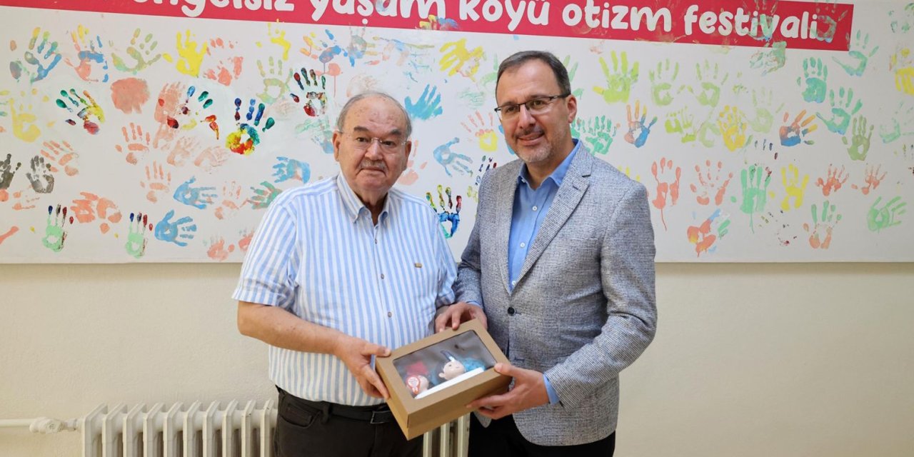 Kasapoğlu: "Burhan Özfatura İzmir’in hafızasında yaşayacak"