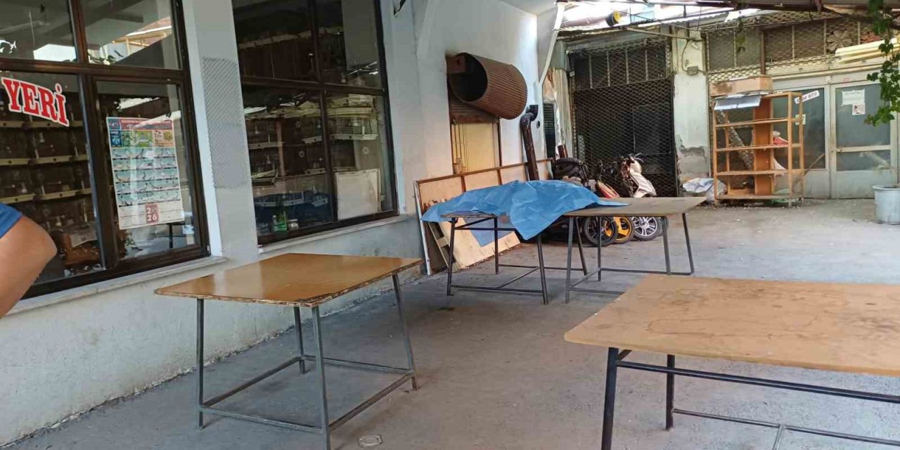 Manisa’da kahvehanede şüpheli ölüm: 2 gözaltı