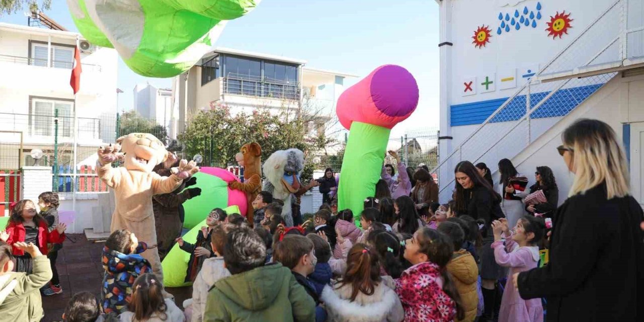Başkan Gençay: "Çocuklarımızın güvenle büyüdüğü bir ortam sunuyoruz"