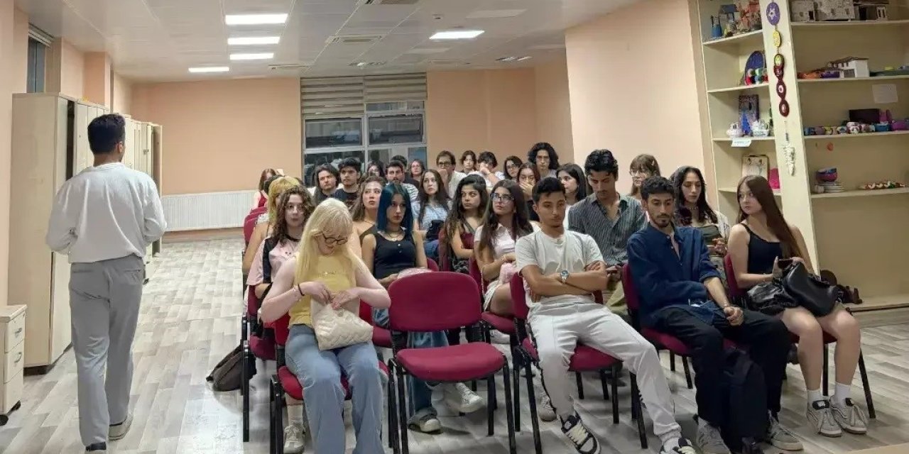 Menteşe’de gençler tiyatro eğitimleriyle sahneye hazırlanıyor