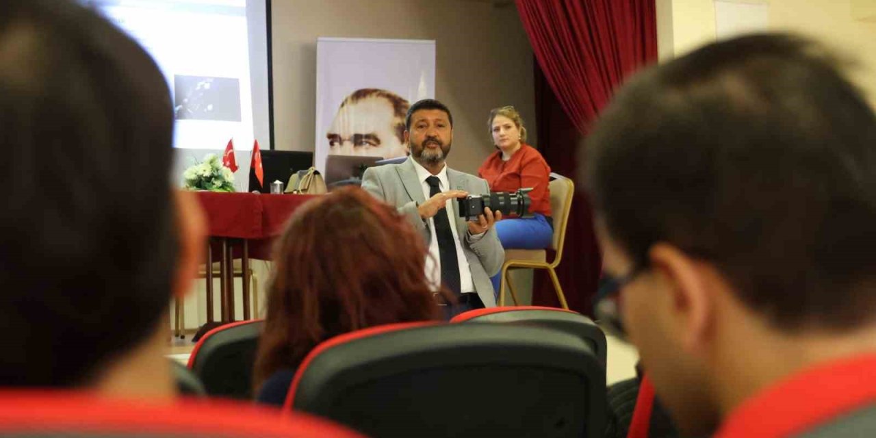 Aydın’da gençlere gazetecilik ve dijital içerik üretimi eğitimi
