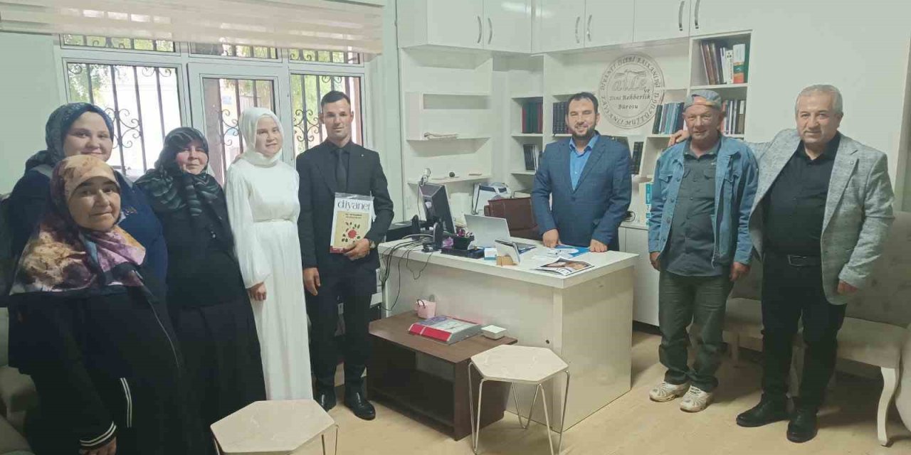 Tavşanlı İlçe Müftülüğünden yeni evli çiftlere evlilik rehberliği