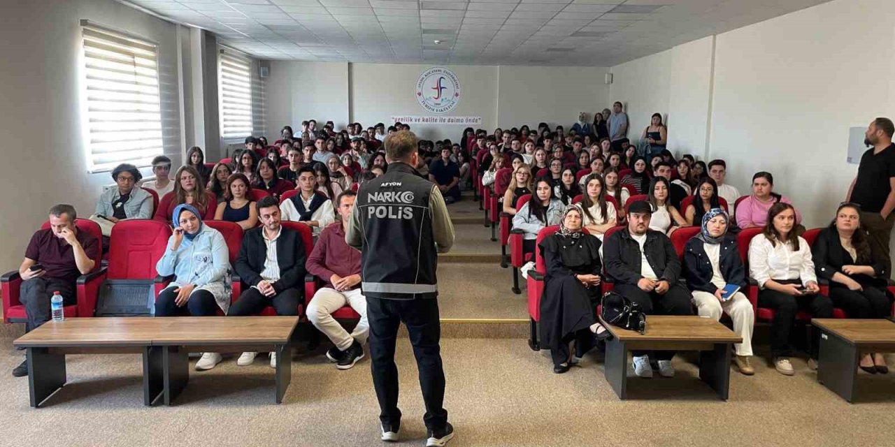 Afyonkarahisar’da üniversite öğrencilerine ‘Narko Gençlik’ eğitimi