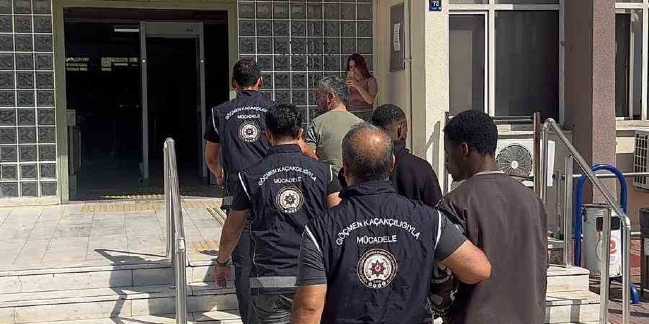 Efeler’de 31 düzensiz göçmen yakalandı: 2 tutuklama