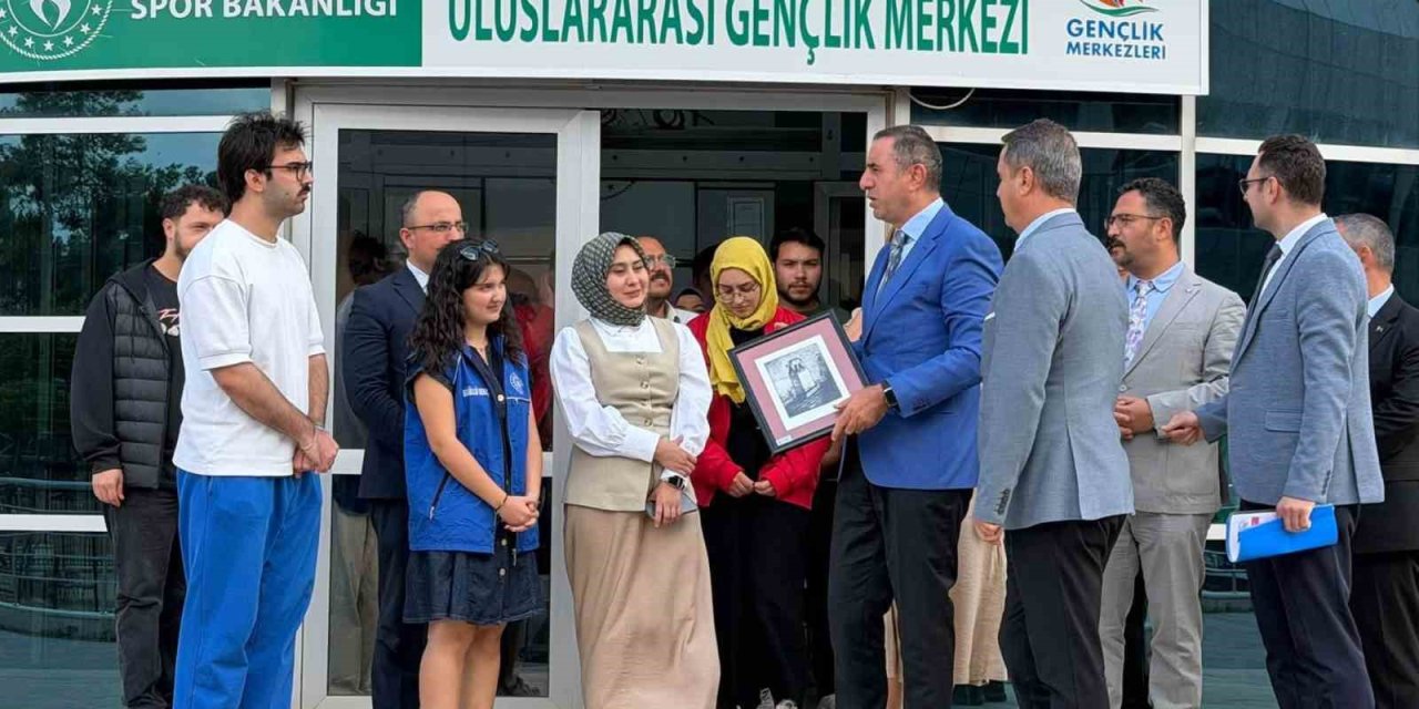 Vali Yardımcısı Cehveroğlu, Uluslararası Gençlik Merkezi’nde inceleme yaptı