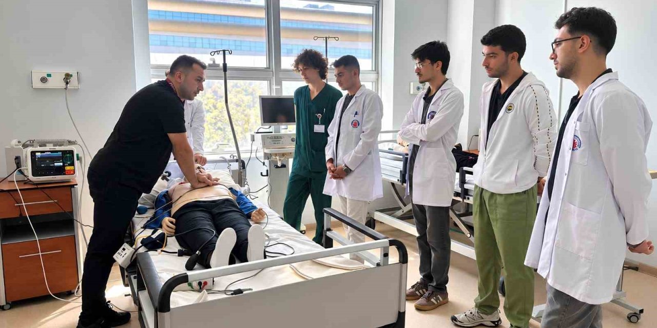 ADÜ’de Simülasyon Temelli Acil Müdahale Eğitimi gerçekleştirildi