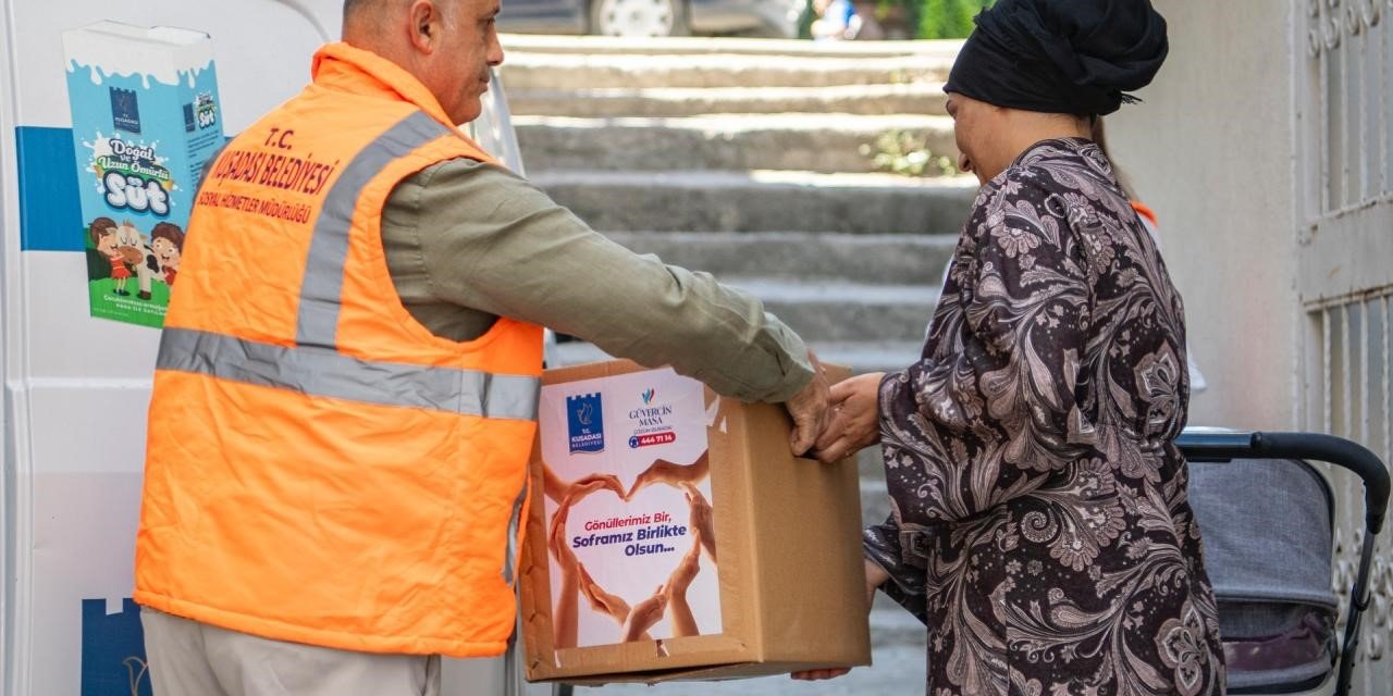 Kuşadası’nda ihtiyaç sahiplerine 2 bin 831 gıda kolisi ulaştırıldı