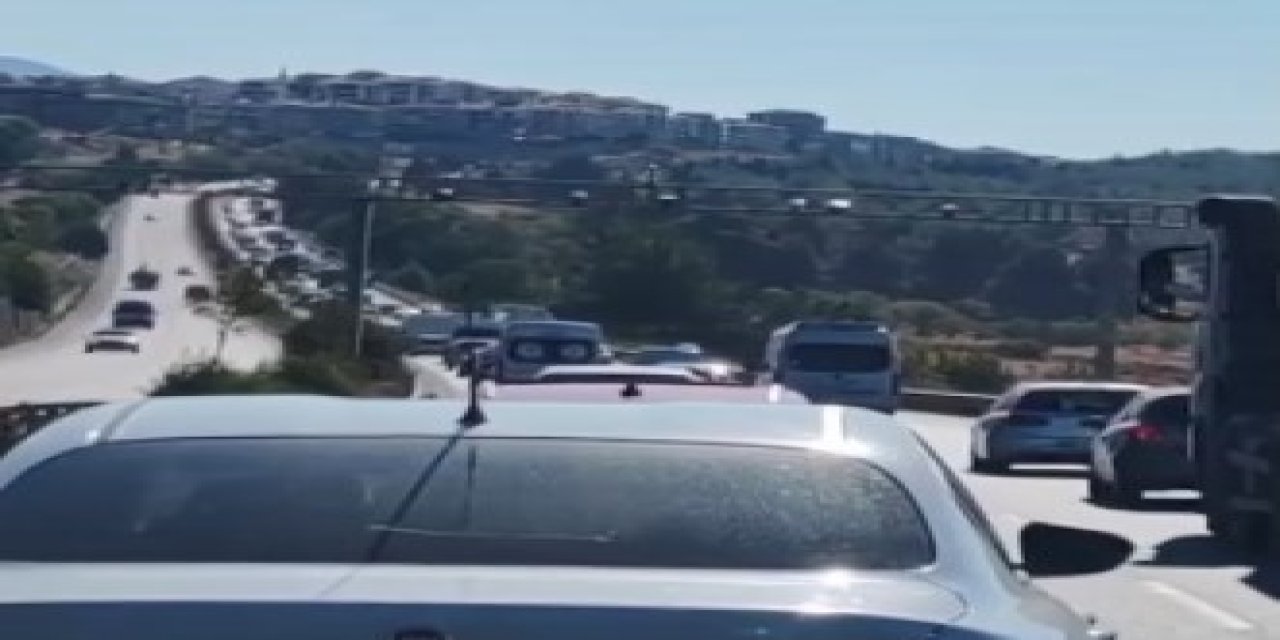 Muğla’da üç araçlı zincirleme trafik kazası