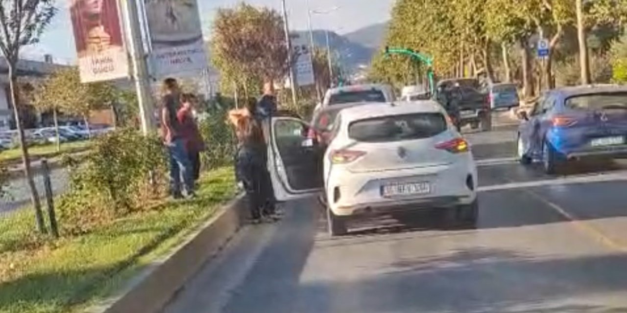 Menteşe’de 3 aracın karıştığı zincirleme kaza