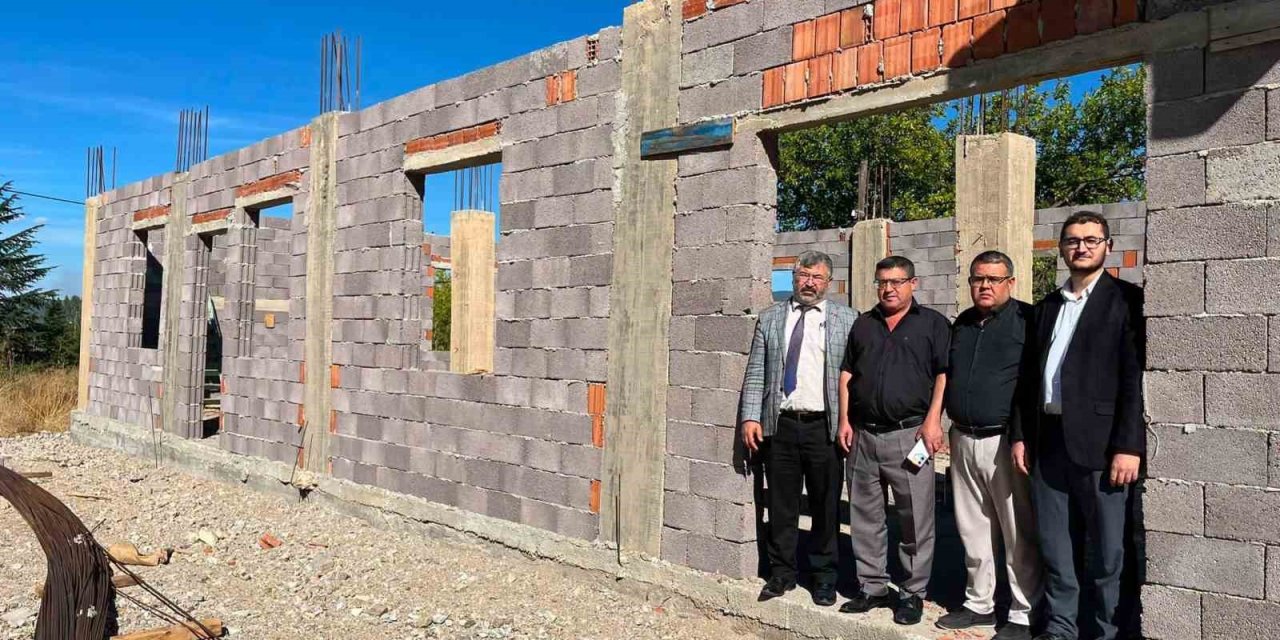 Hisarcık Müftüsü Demirci, taziye evi inşaatını inceledi