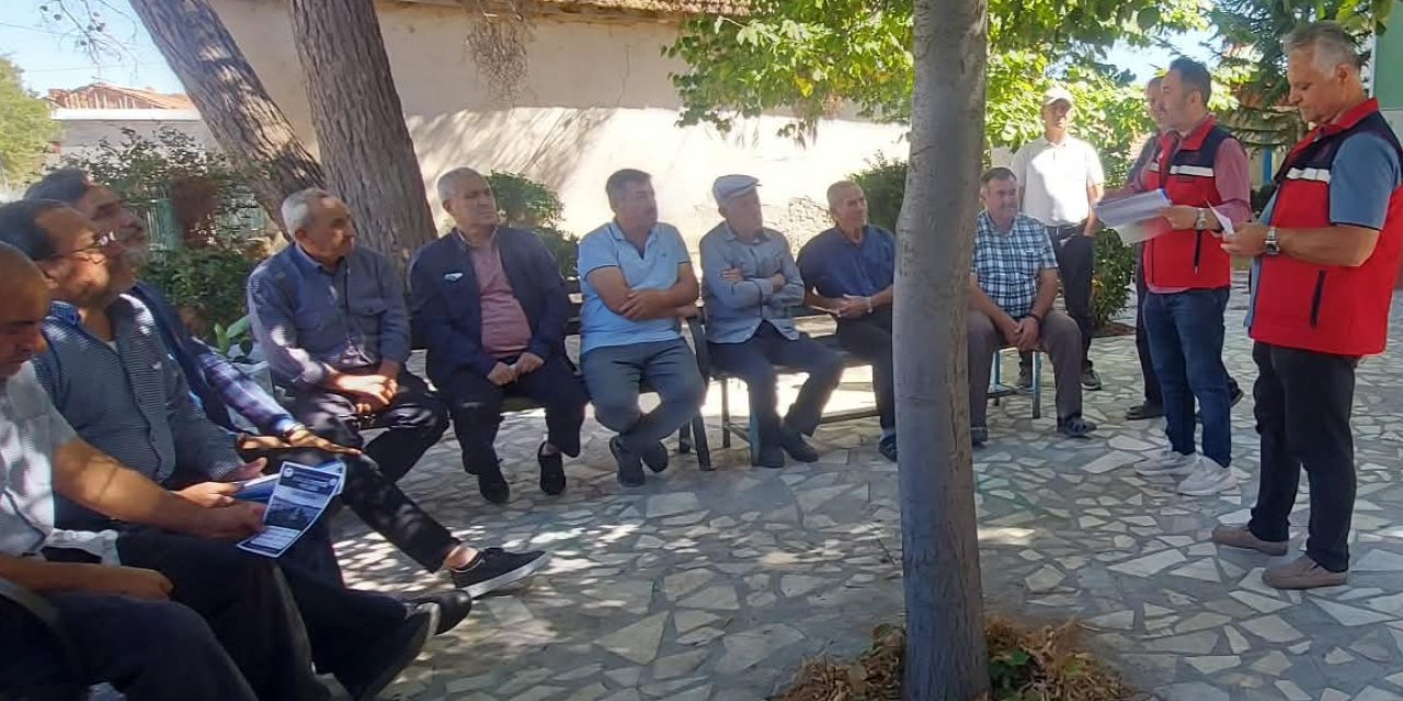 Uşak’ta tarım ekipleri üreticilerle bir araya geliyor