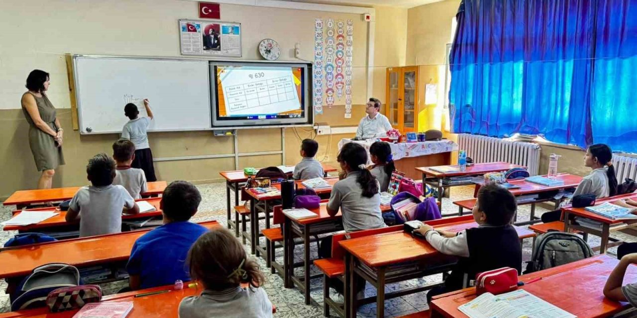 Kaymakam Sözen, Yazıkent’te öğrencilerle bir araya geldi