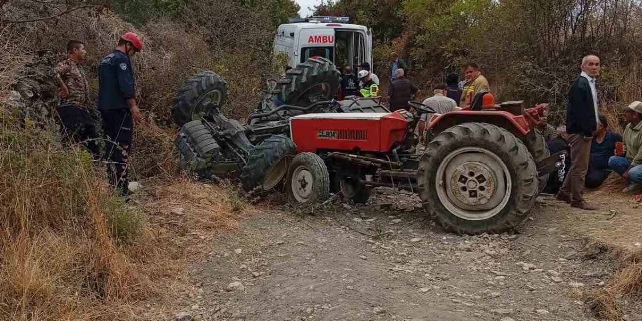 Manisa’da traktör devrildi: 2 ölü, 3 yaralı