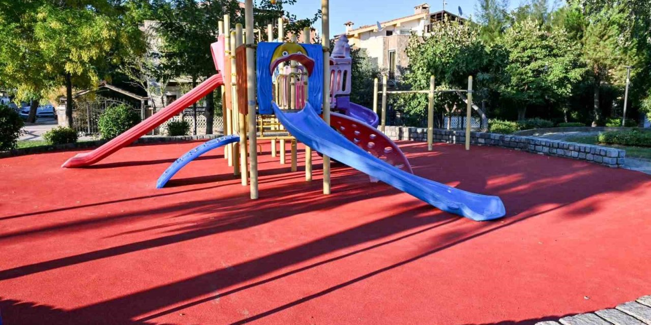 Manisa’da park ve oyun alanlarına güvenli zemin