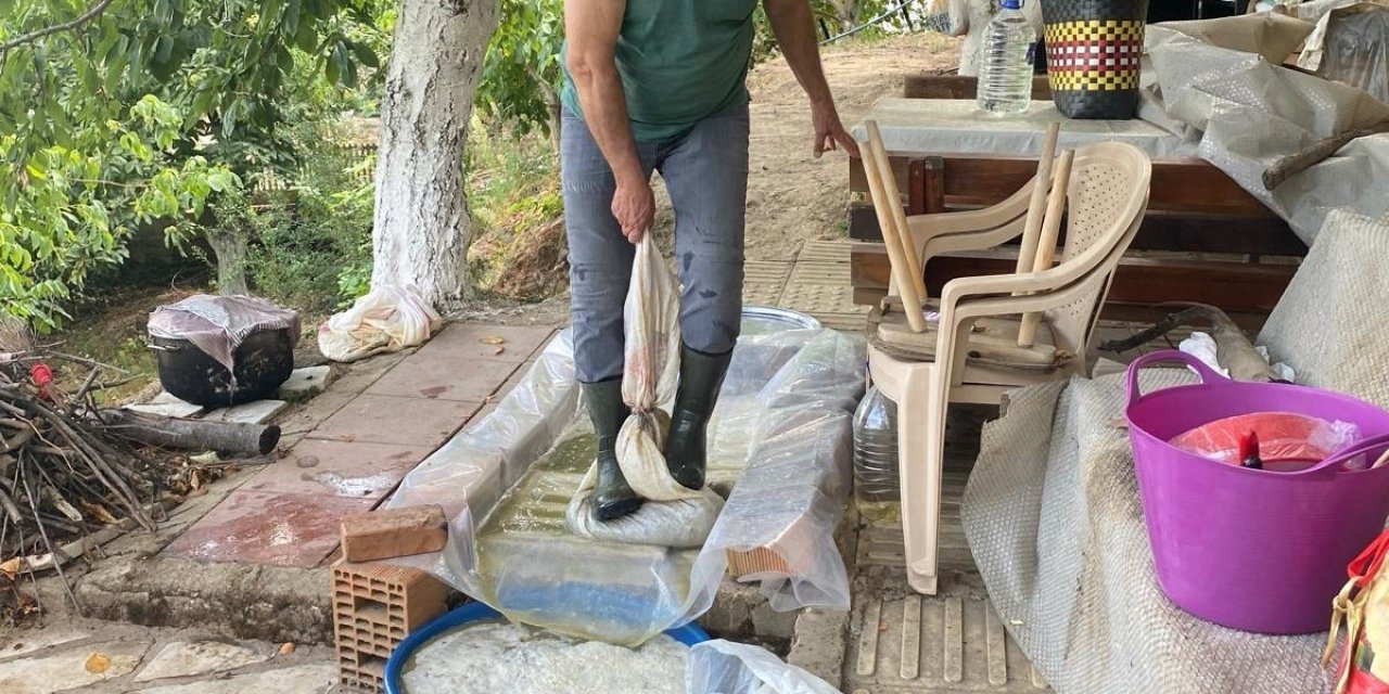 Aydın’da üzümler pekmeze dönüştürülmeye başlandı