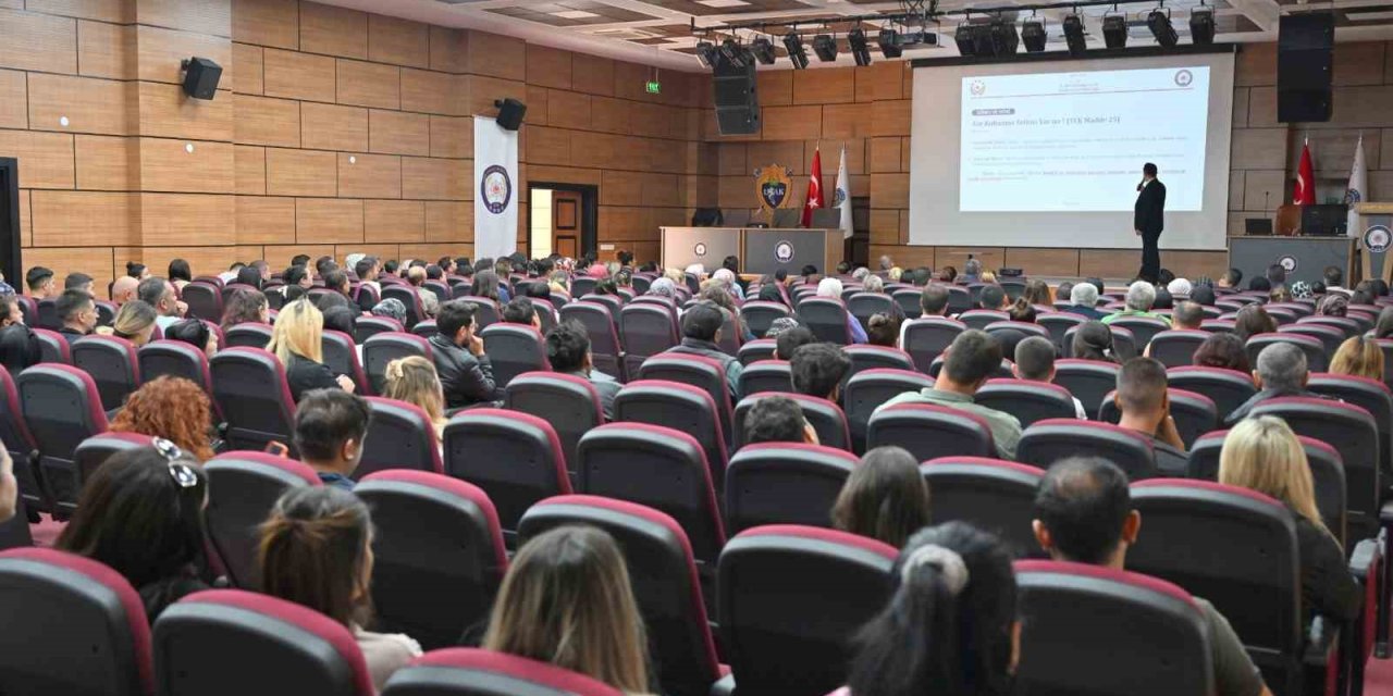 Uşak’ta okul bahçe görevlilerine güvenlik ve acil durum eğitimi verildi