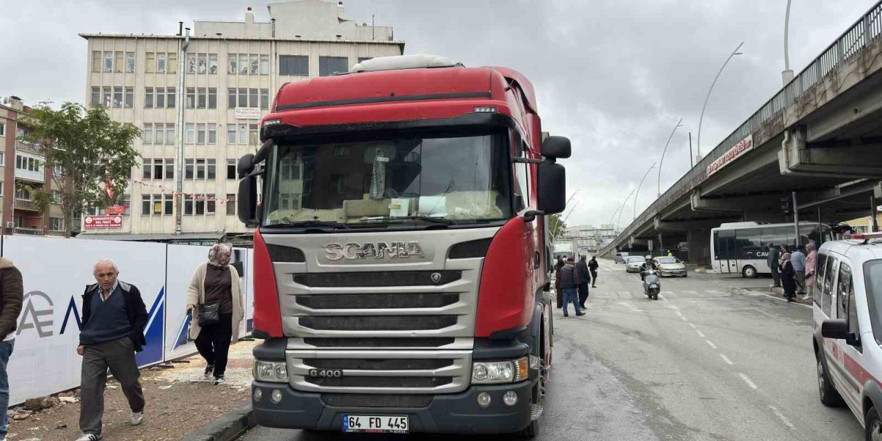 Uşak’ta tırın çarptığı 74 yaşındaki yaya hastanede hayatını kaybetti