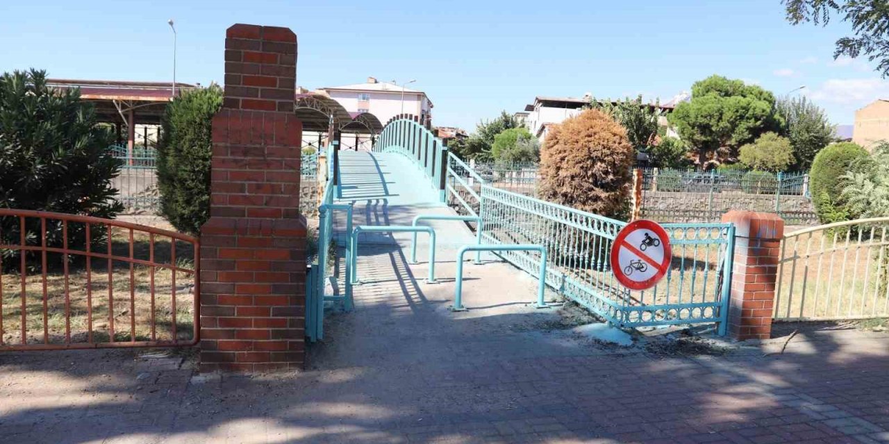 Nazilli Belediyesi’nden Yeşil Mahalle’de köprü güvenliğine yeni düzenleme