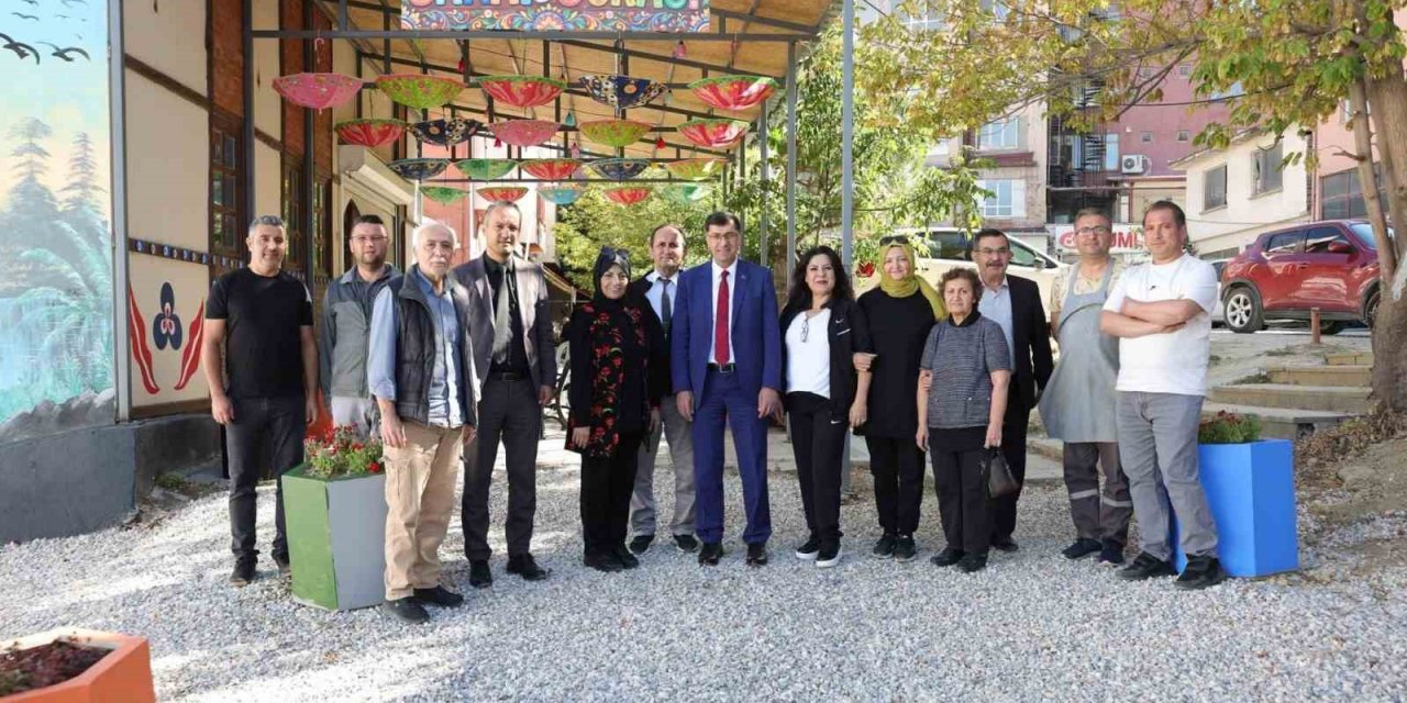 Başkan Kahveci, Sanat Sokağı’nda incelemelerde bulundu