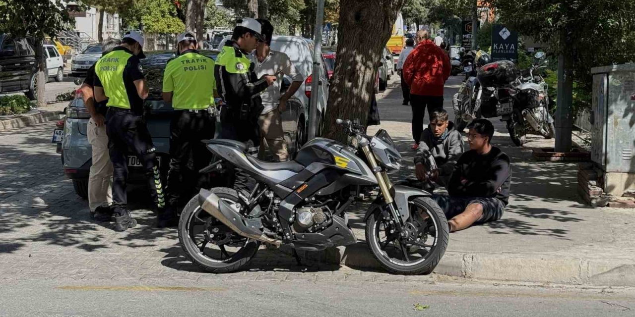 Menteşe’de otomobil ile motosiklet çarpıştı:1 yaralı