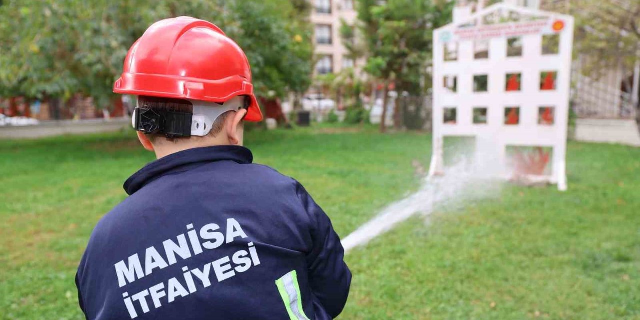 Minikler itfaiyecilik mesleğini yerinde öğrendi
