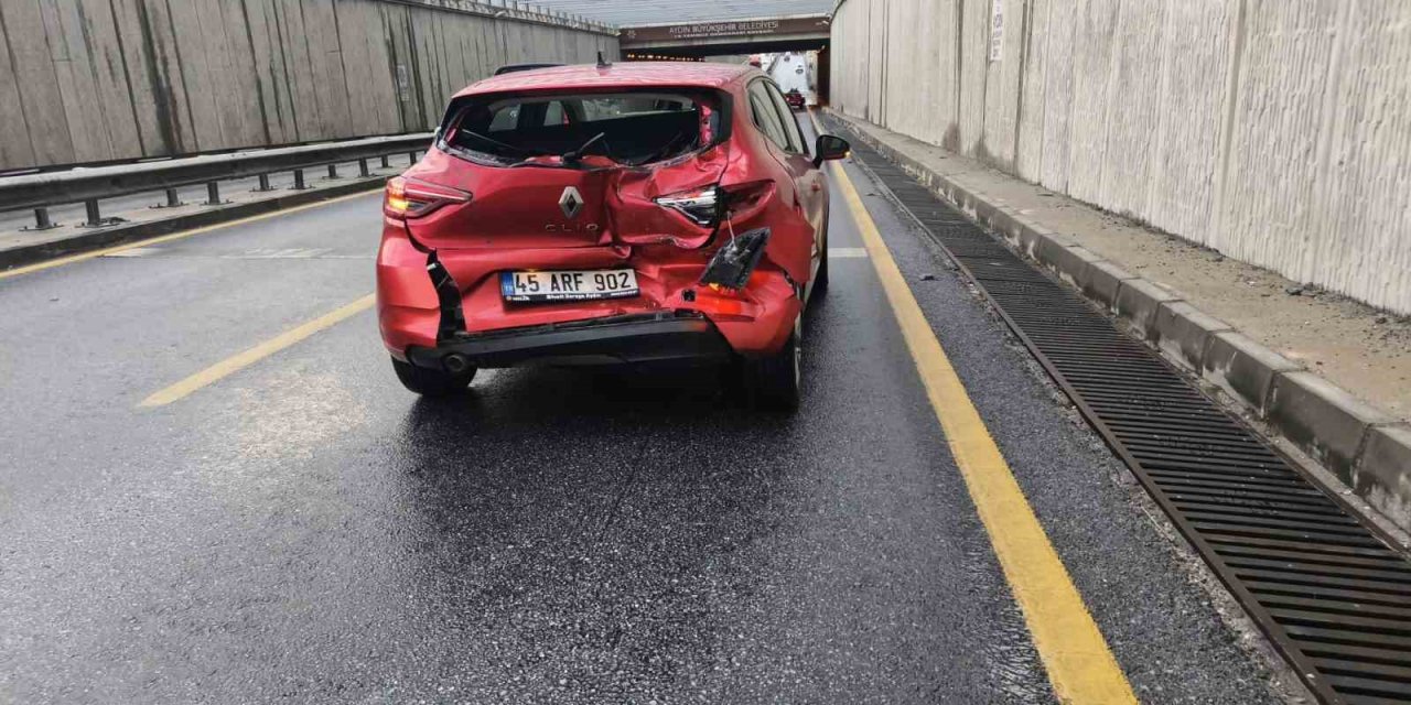 Yağış kazaları da beraberinde getirdi