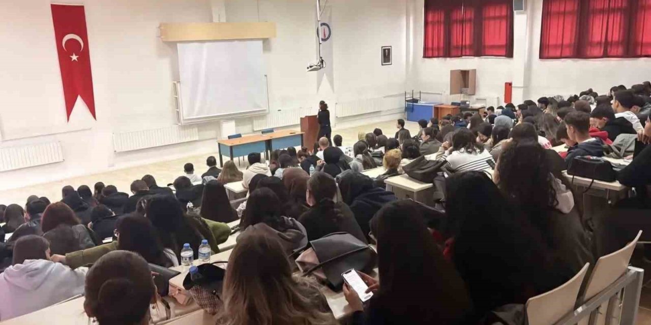 Hisarcık MYO’da öğrencilere bağımlılık farkındalığı eğitimi