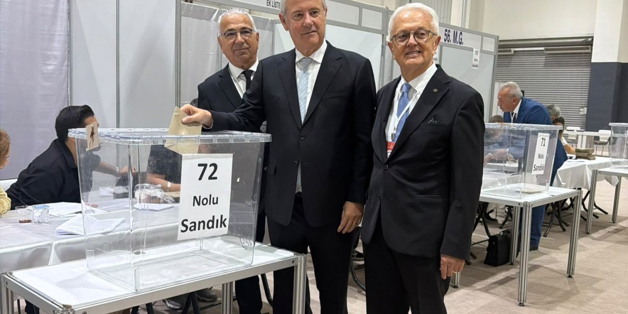 İZTO’da seçim heyecanı: İlk oyu Başkan Özgener kullandı