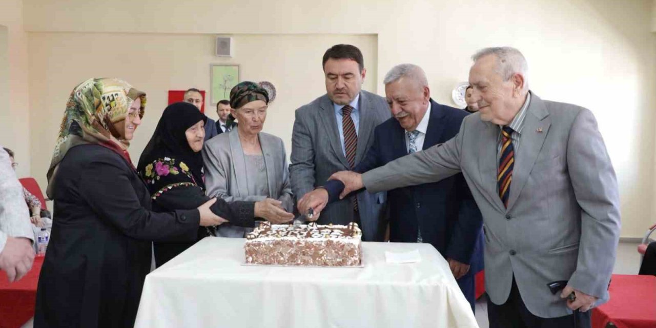 Kütahya’da Dünya Yaşlılar Günü’nde anlamlı buluşma