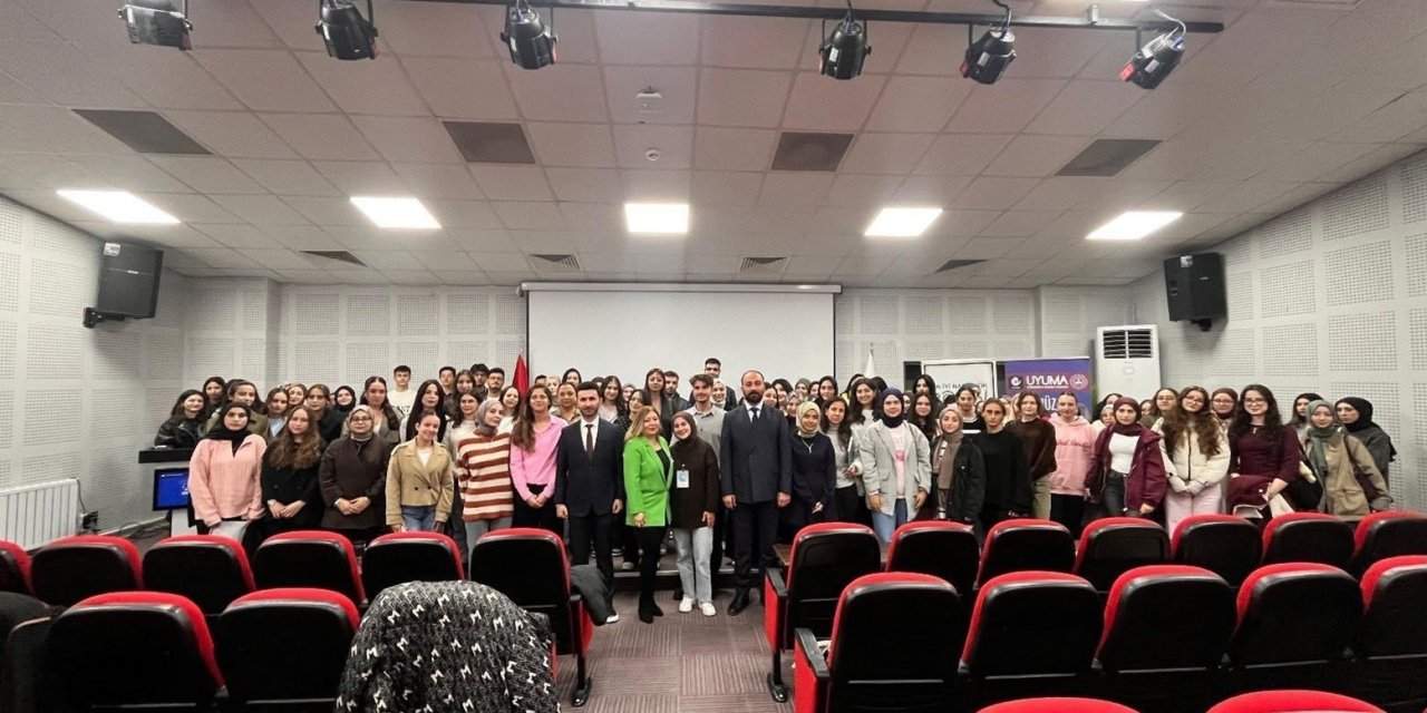 Kütahya’da üniversite öğrencilerine uyuşturucu ve siber suçlarla mücadele eğitimi