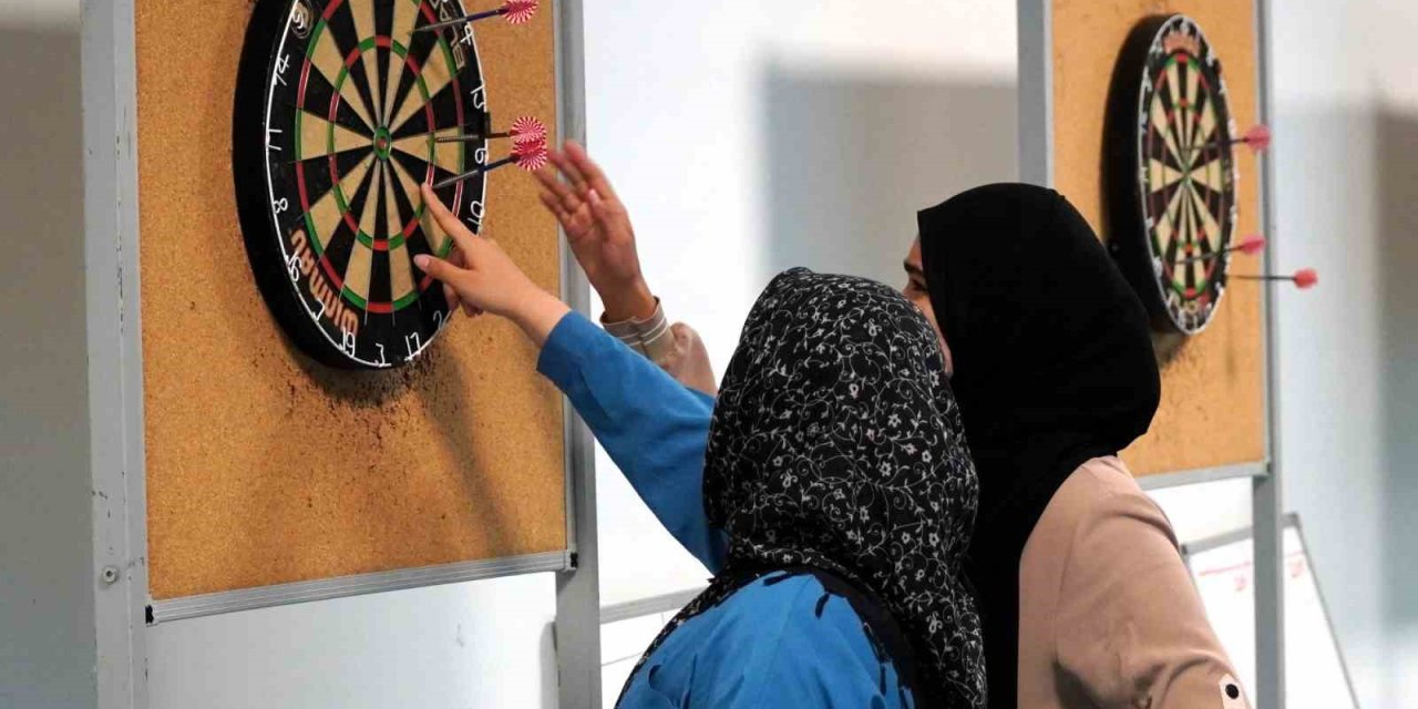 Manisa’daki GSB yurtlarında spor ve sanat etkinlikleri başladı