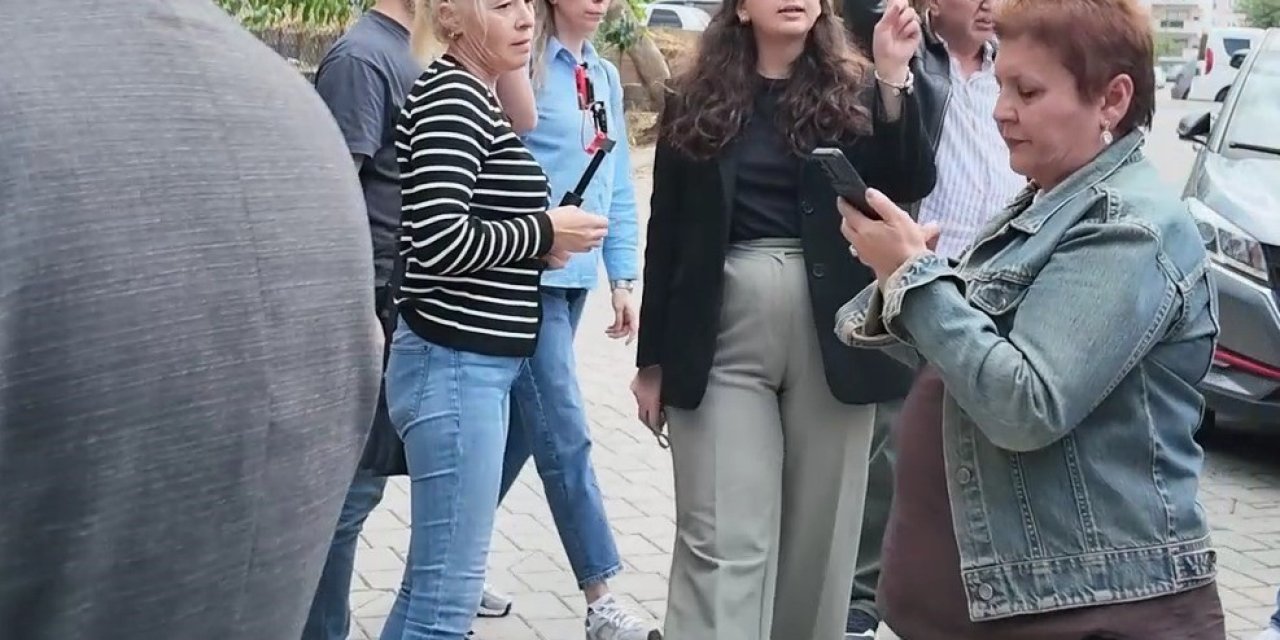 Ev hapsinde tutulan parti yöneticisi için açıklama yapan Yeni Parti İlçe Başkanına site yöneticisinden gürültü tepkisi