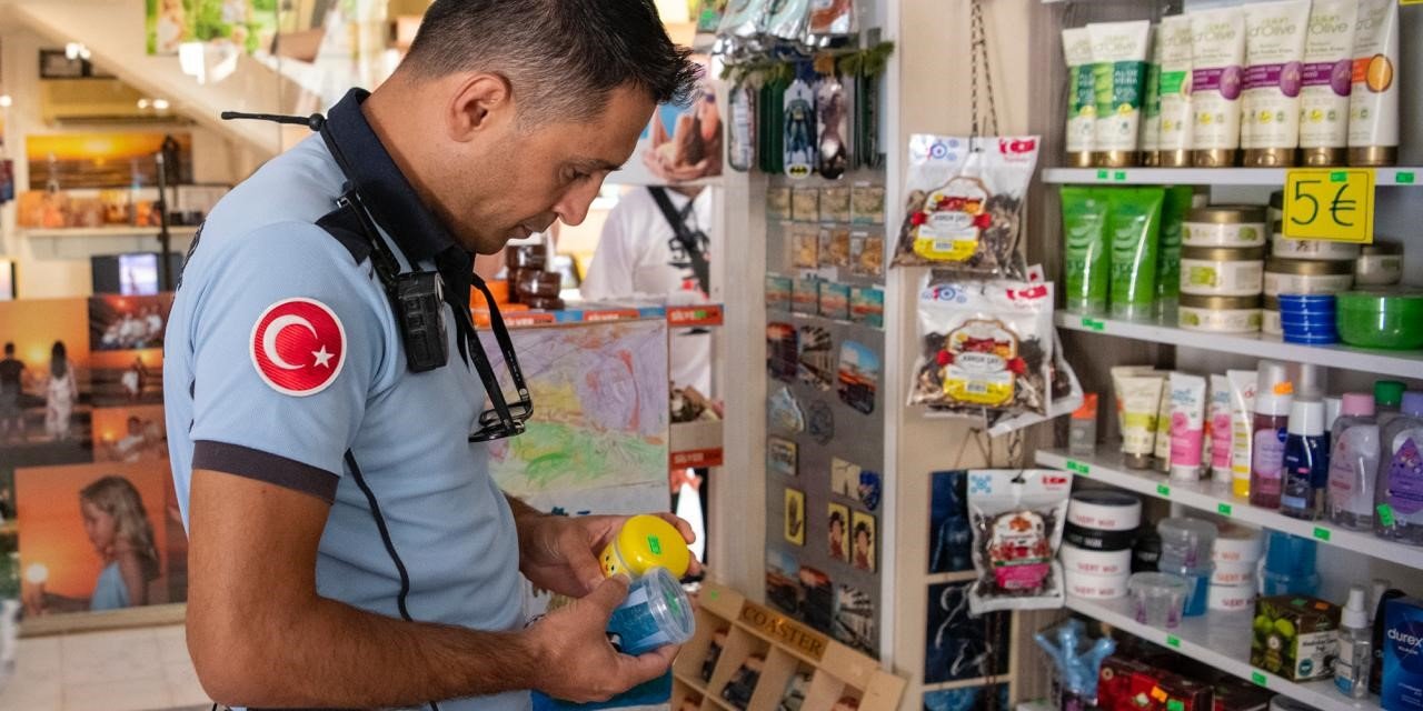 Kuşadası’nda ticari işletmelere sıkı denetim