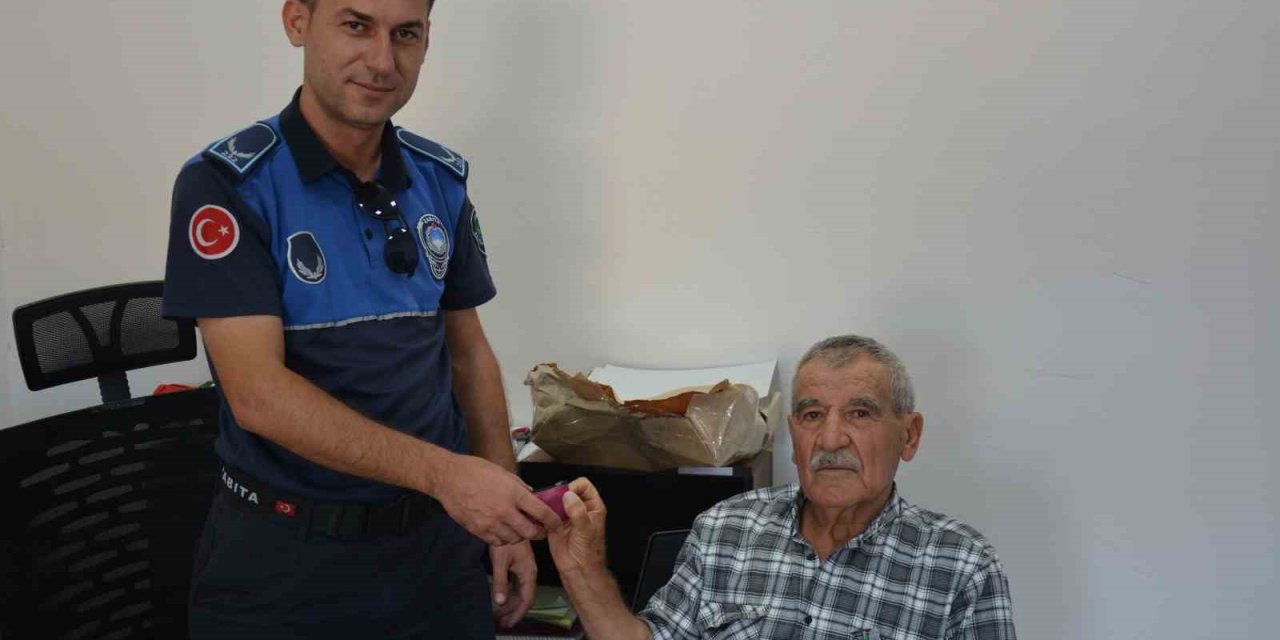 Kıbrıs Gazisi, bulduğu 400 bin liralık altınları zabıtaya teslim etti