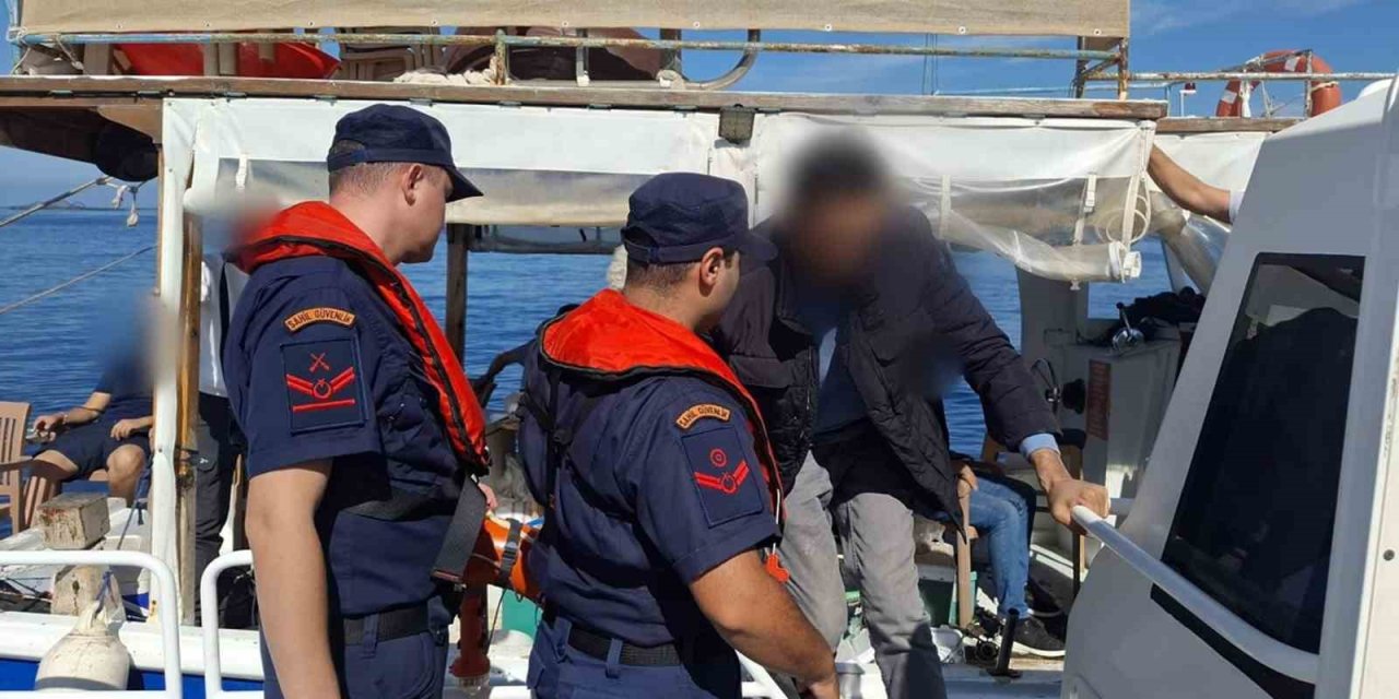 Dalaman ve Bodrum’da 2 vatandaşa denizden tıbbi tahliye yapıldı