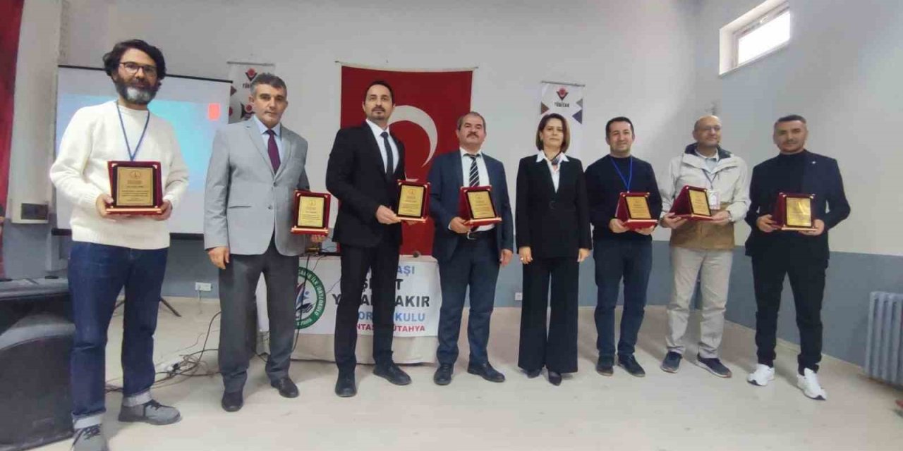 Altıntaş’ta "Köyde Bilim" projesi sürdürülebilir tarım söyleşisiyle tamamlandı
