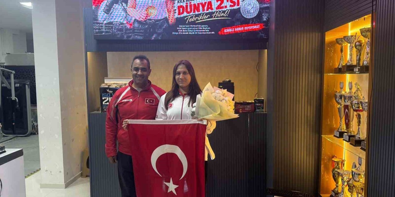 Dünya ikincisi Hilal Bayhan’a coşkulu karşılama