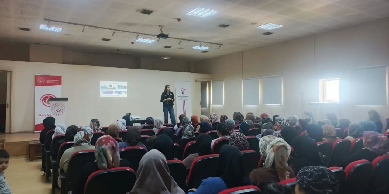Nazilli’de anne adaylarına doğuma hazırlık eğitimi