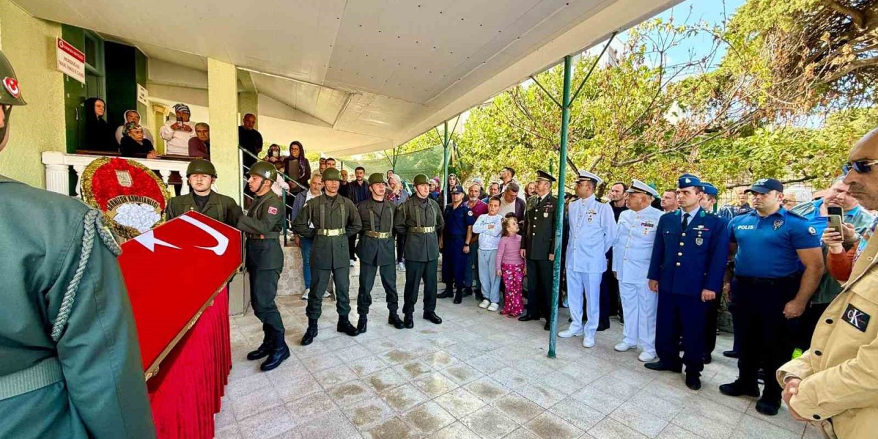 Kıbrıs Gazisi Ali Yay, askeri törenle son yolculuğuna uğurlandı