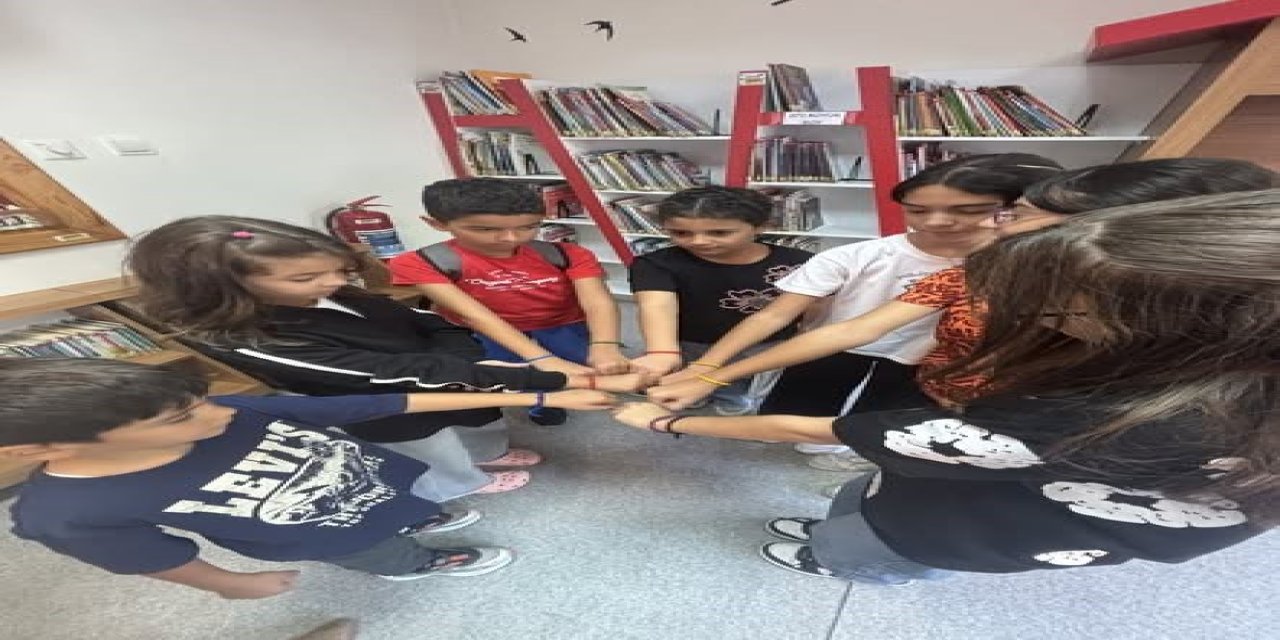 Aydın’da çocuklar kitap okudu, arkadaşlık bileklikleri tasarladı