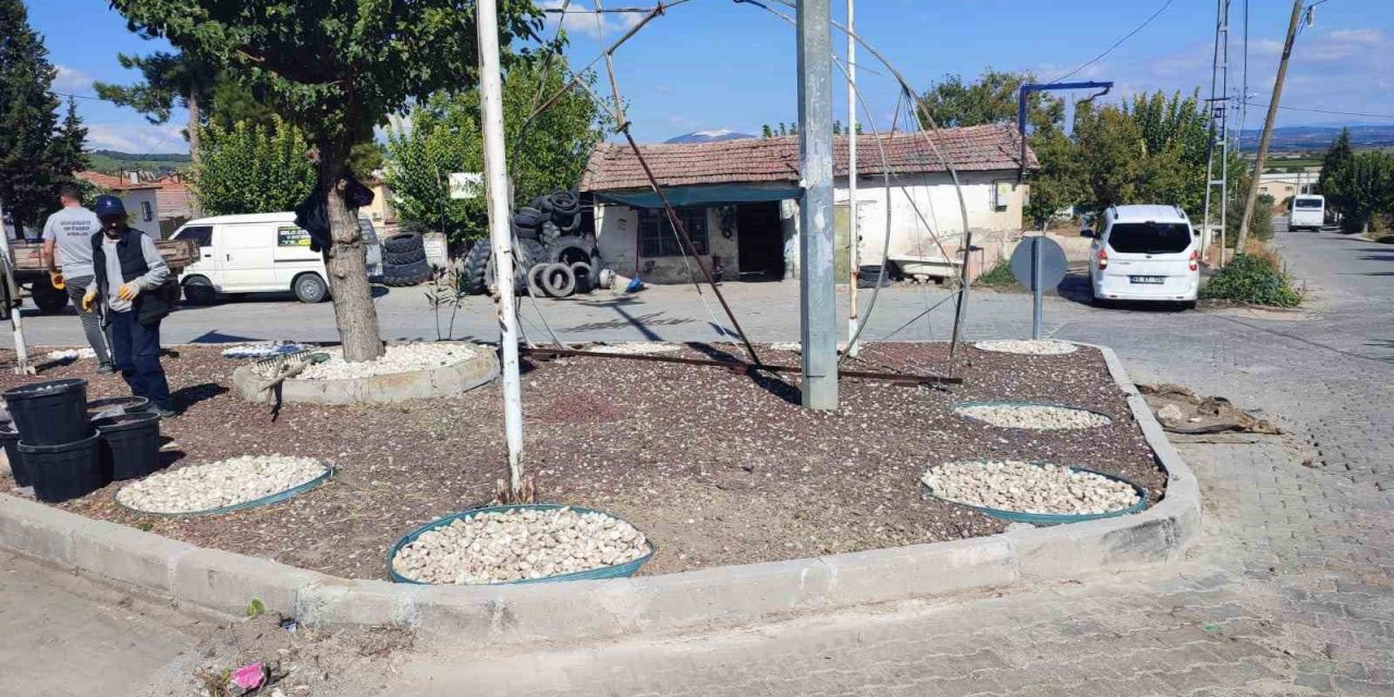 Şehzadeler’in kırsal mahallelerinde meydanlar yenileniyor