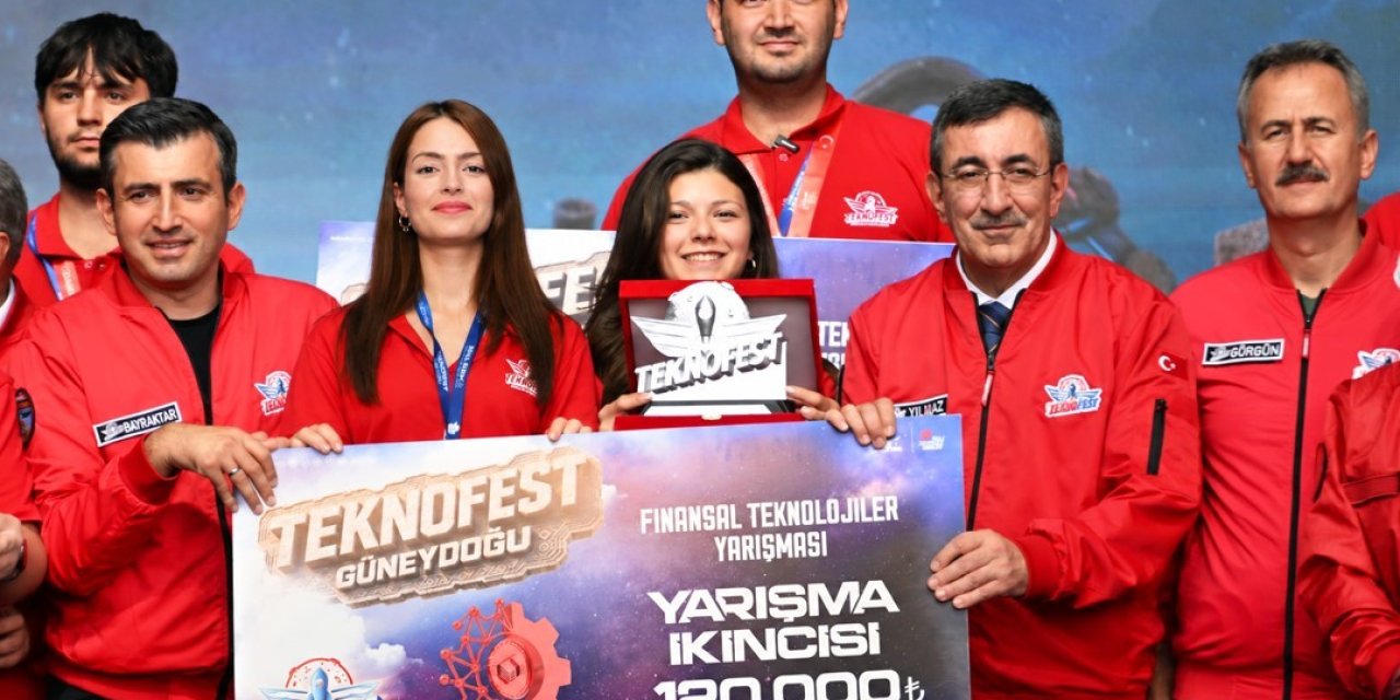 Manisalı öğrencilerden TEKNOFEST’te büyük başarı: Türkiye ikinciliği