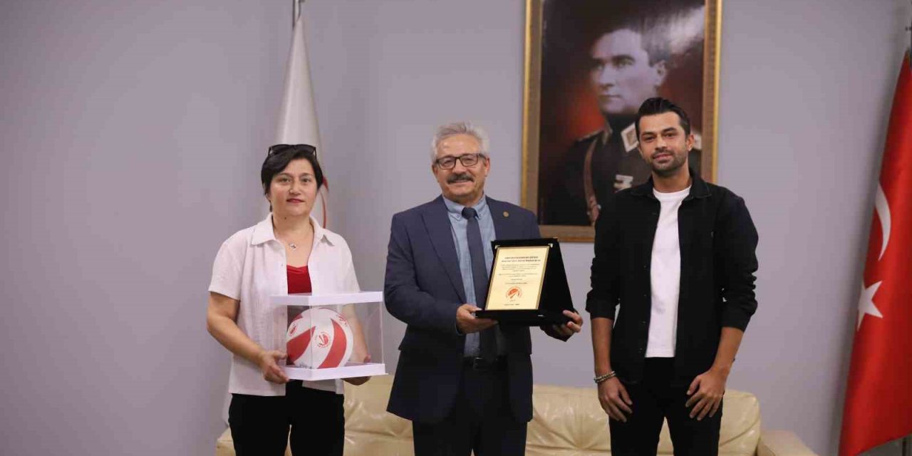 Aras Kargo Spor Kulübü, sezonun ilk maçında tribünleri hayvanlar için buluşturdu