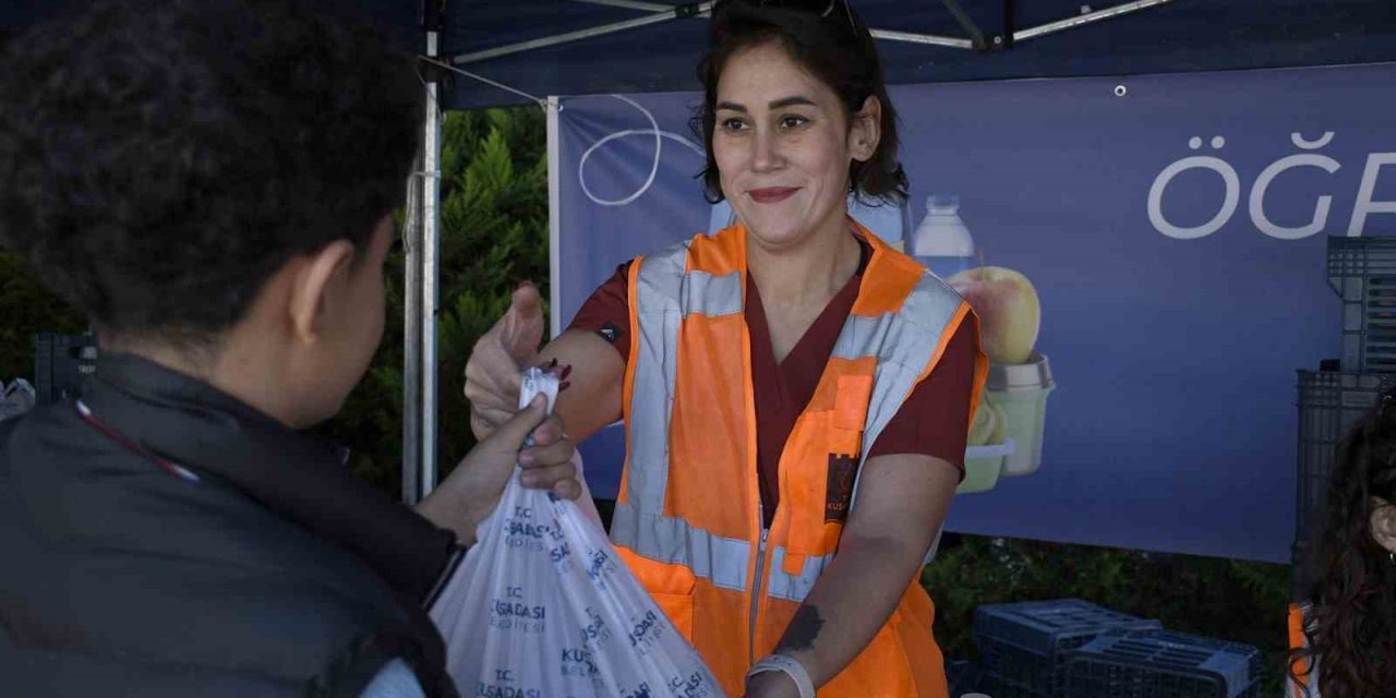 Kuşadası’nda bin 400 çocuğa her hafta beslenme desteği
