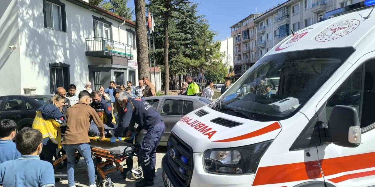Kazada devrilen motosiklet sürücüsü yaralandı