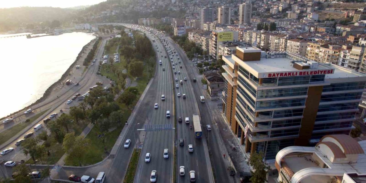 Bayraklı Belediyesinde 20 milyonluk kamu zararı, 4 milyonluk rüşvet ağı