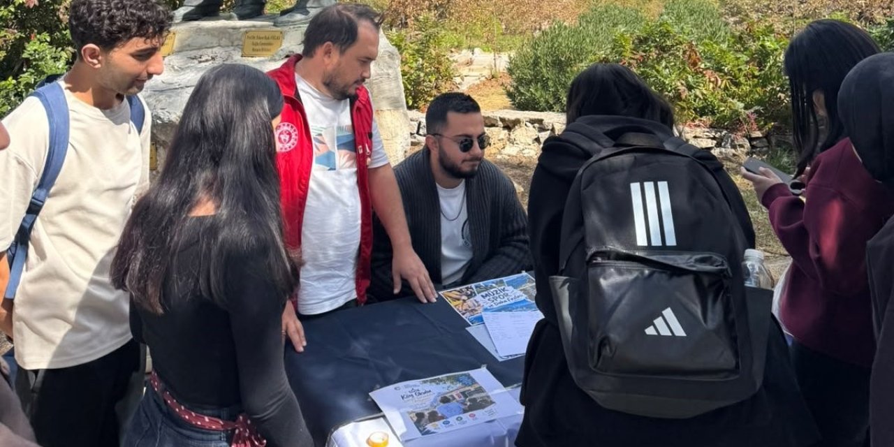 Kampüste gençlere gençlik fırsatları tanıtıldı