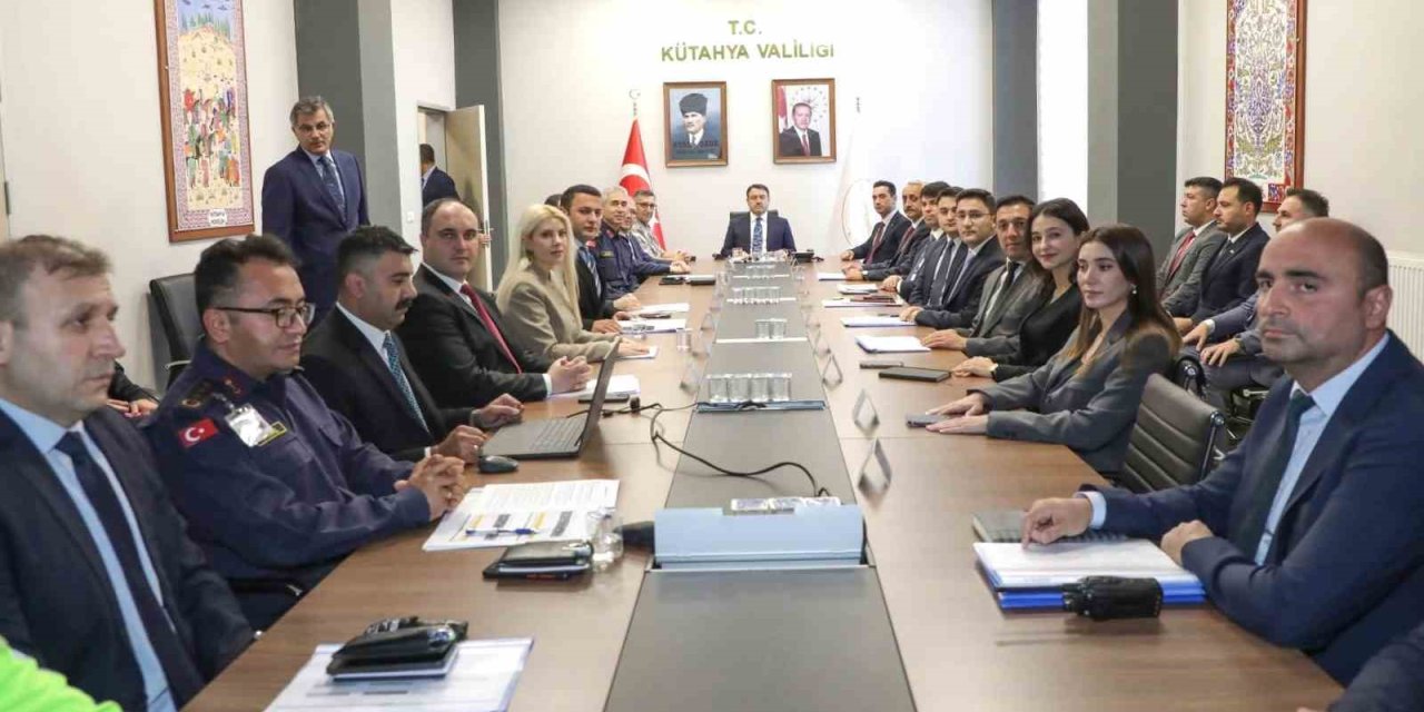 Kütahya’da uyuşturucu, kaçakçılık ve trafik güvenliği masaya yatırıldı