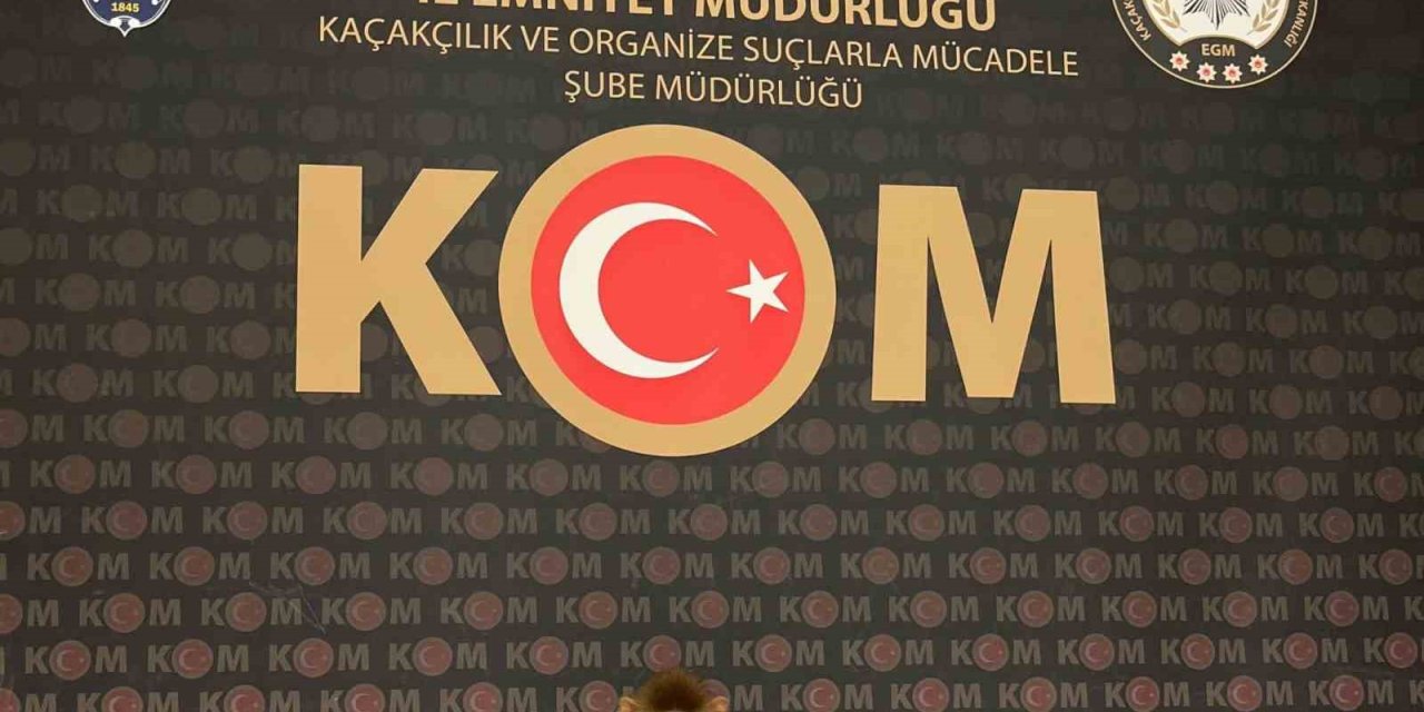 Polis yaptığı baskında nesli tükenmekte olan maymun yakaladı