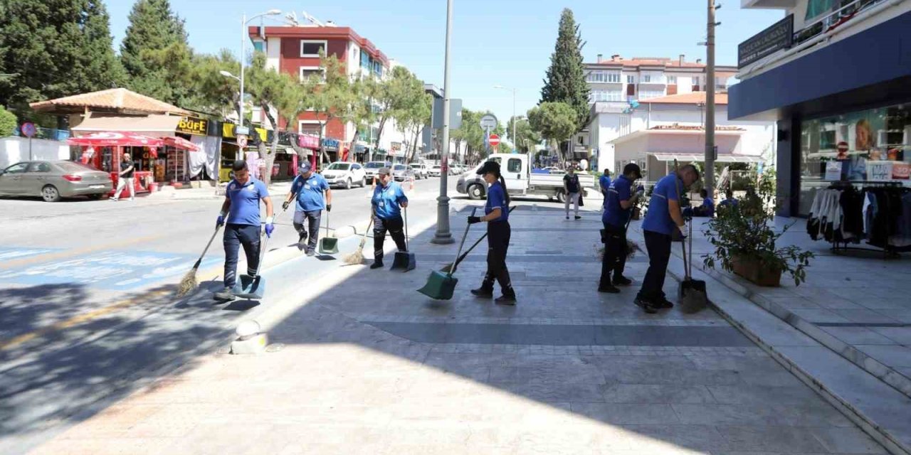 Muğla Büyükşehir’den sağlıklı ve temiz çevre için yoğun mesai